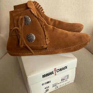Minnetonka Suede Boots Softsole